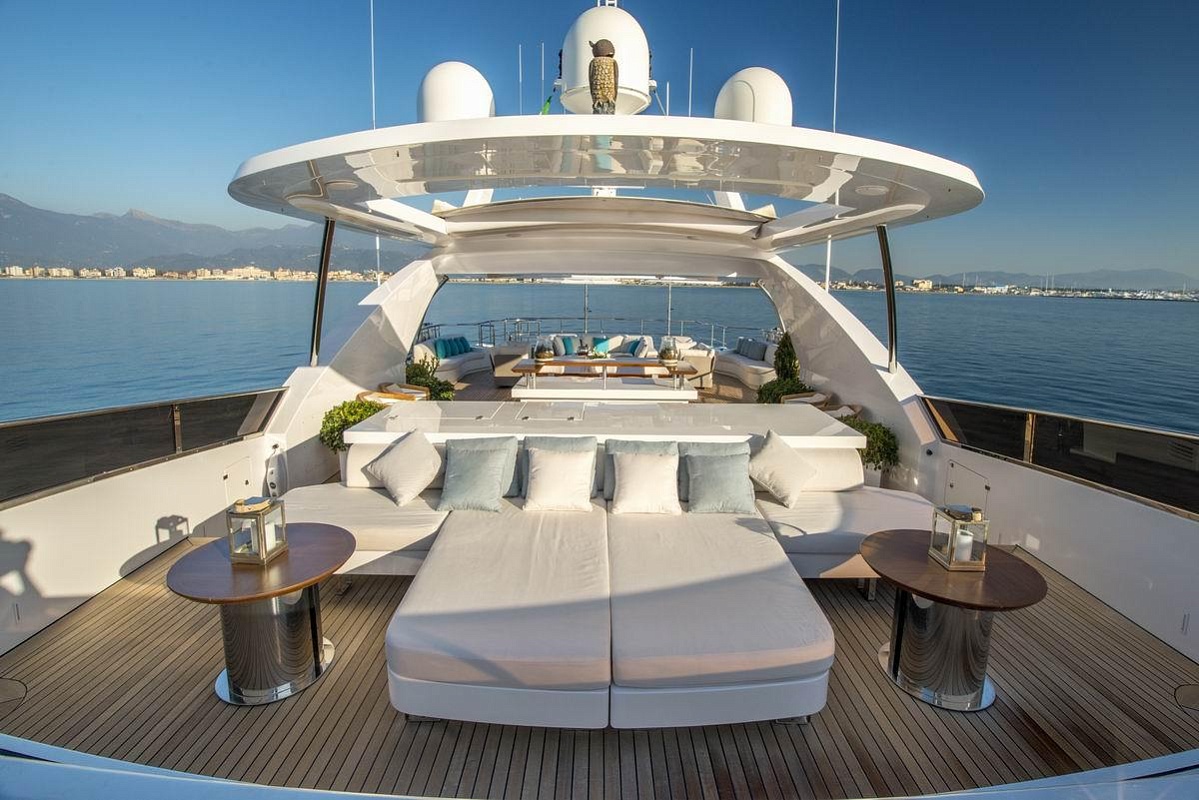 Аренда яхты Benetti Crystal 140 - NELA (Soy Amor) во Франции